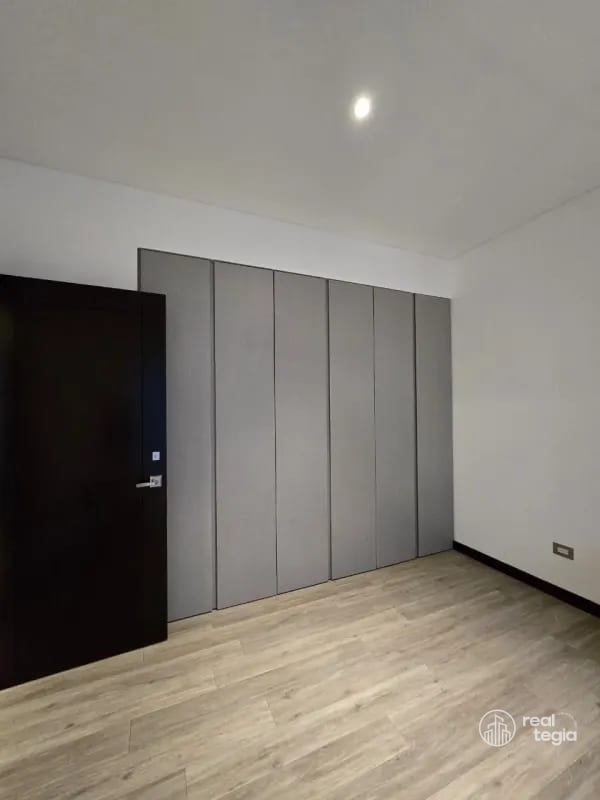 APARTAMENTO EN LIRIOS DE CAYALÁ ZONA 16 — Apartamento en Alquiler en Zona 16, Guatemala, Ciudad — foto 9 de 16