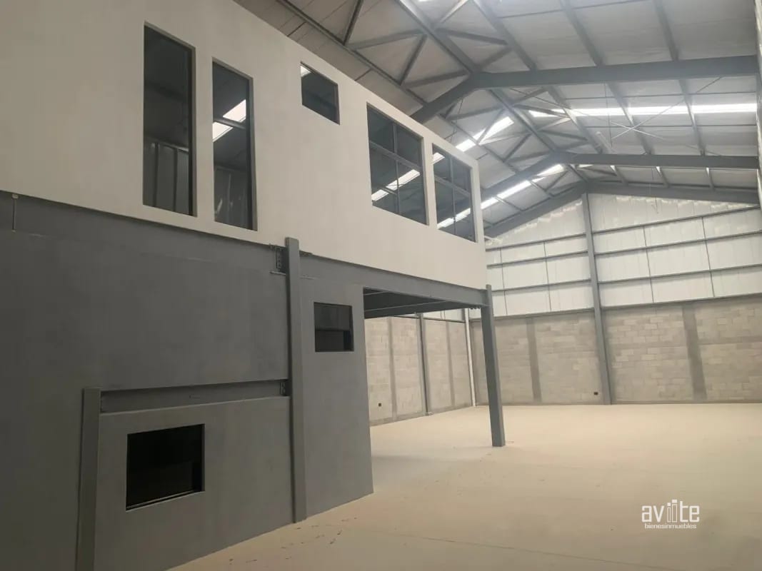 Bodega en alquiler, Empresarial Villa Canales $2,675.00 IVA y manto incluido — Bodega / Ofibodega en Alquiler en Villa Canales, Guatemala, Ciudad — foto 3 de 7