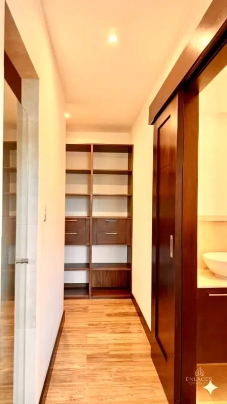 Zona 16 • Apartamento en Venta • Edificio Enalto — Apartamento en Venta en Zona 16, Guatemala, Ciudad — foto 7 de 12