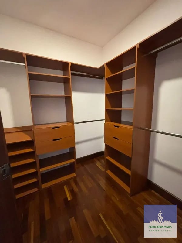 APARTAMENTO AMPLIO DE 222m² EN ALQUILER, zona 10 — Apartamento en Alquiler en Oakland I, Zona 10, Guatemala, Ciudad — foto 4 de 10
