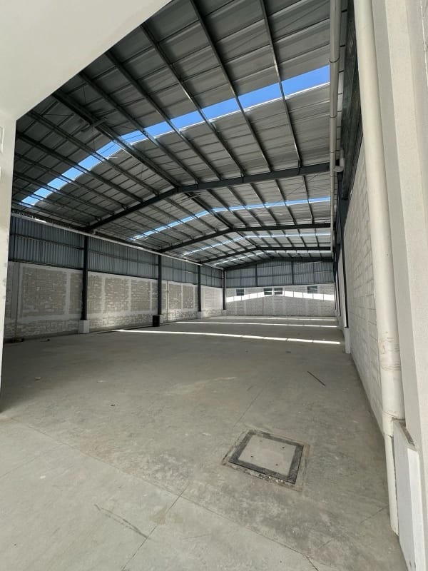 𝐁𝐎𝐃𝐄𝐆𝐀𝐒 𝐄𝐍 𝐑𝐄𝐍𝐓𝐀 – 𝐂𝐎𝐌𝐏𝐋𝐄𝐉𝐎 𝐈𝐍𝐃𝐔𝐒𝐓𝐑𝐈𝐀𝐋 𝐋𝐀𝐒 𝐓𝐔𝐍𝐀𝐒 — Bodega / Ofibodega en Alquiler en Zona 4 Mixco, Guatemala, Ciudad — foto 3 de 5