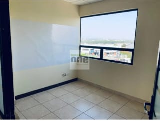 Oficina de 175 mts. en Zona 13 — Oficina en Alquiler en Zona 13, Guatemala, Ciudad — miniatura 4 de 11