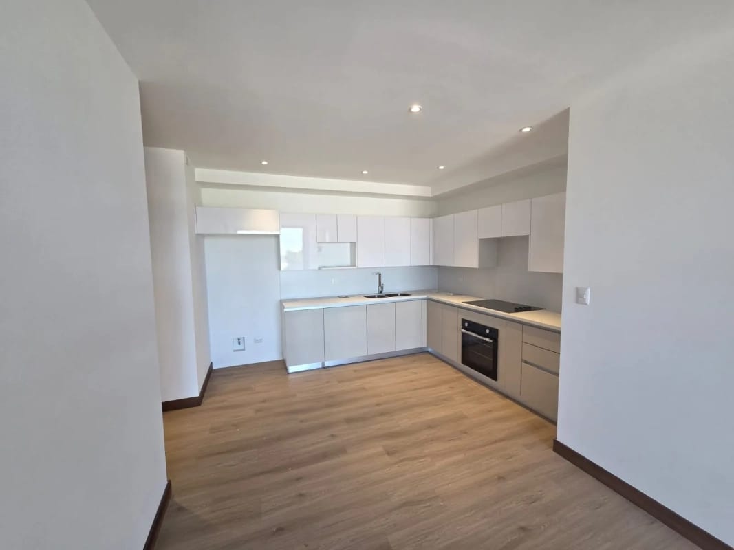 Alquilo apartamento por 6 u 8 meses Z 13 a una cuadra de Las Americas — Apartamento en Alquiler en Zona 14, Guatemala, Ciudad — foto 10 de 15