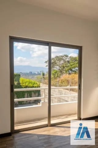 CASA EN ALQUILER📍 Condominio Tanta Premier, Santa Catarina Pinula — Casa en Alquiler en Santa Catarina Pinula, Carretera a El Salvador, Guatemala, Ciudad — miniatura 2 de 6