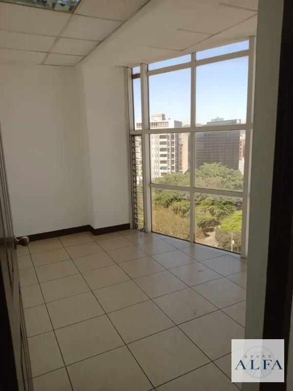 OFICINA RENTA 85 MTS ZONA 10 EDIFICIO DIAMOND — Oficina en Alquiler en Zona 10, Guatemala, Ciudad — foto 8 de 9
