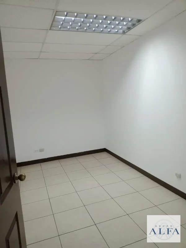 OFICINA RENTA 85 MTS ZONA 10 EDIFICIO DIAMOND — Oficina en Alquiler en Zona 10, Guatemala, Ciudad — foto 6 de 9