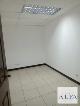 OFICINA RENTA 85 MTS ZONA 10 EDIFICIO DIAMOND — Oficina en Alquiler en Zona 10, Guatemala, Ciudad — miniatura 6 de 9