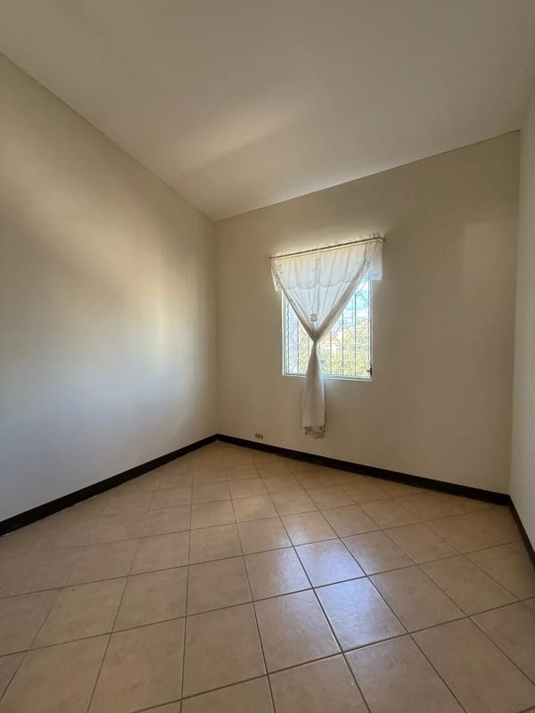 Valle del Sol /Casa en venta dentro de colonia con seguridad — Casa en Venta en Zona 4 Mixco, Guatemala, Ciudad — foto 3 de 17