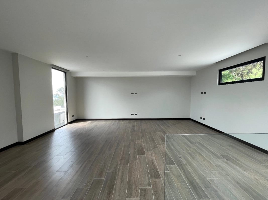 CASA VENTA NUEVA KM 9 CAES FRENTE A HOTEL HILTON  317 MTS2 , 4 DORMITORIOS, DESNIVELES, $715,000 OPCIÓN A RENTA $2,900 — Casa en Venta en Carretera a El Salvador, Guatemala, Ciudad — foto 5 de 13
