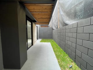 CASA VENTA NUEVA KM 9 CAES FRENTE A HOTEL HILTON  317 MTS2 , 4 DORMITORIOS, DESNIVELES, $715,000 OPCIÓN A RENTA $2,900 — Casa en Venta en Carretera a El Salvador, Guatemala, Ciudad — miniatura 11 de 13