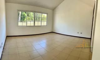Casa en Renta en Villas de Santa Mónica Km 16.5 CAES Fraijanes – 3 Habitaciones, Jardín y Chimenea (Garita y Seguridad) — Casa en Alquiler en Fraijanes, Carretera a El Salvador, Guatemala, Ciudad — miniatura 2 de 9