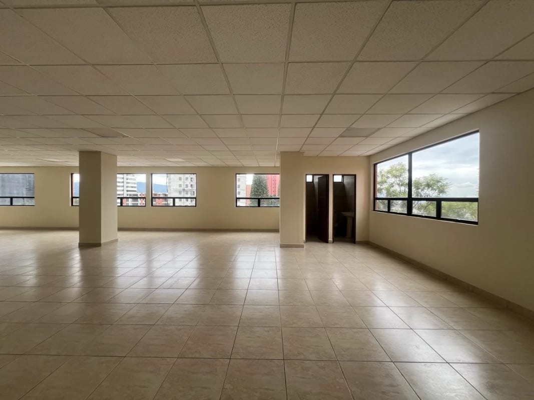 CONDESA II / OFICINA EN RENTA EN ZONA 13 โ Oficina en Alquiler en Zona 13, Guatemala, Ciudad โ foto 3 de 4