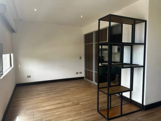 Apartamento amueblado tipo estudio en Zona 10 — Apartamento en Alquiler en Zona 10, Guatemala, Ciudad — miniatura 4 de 5