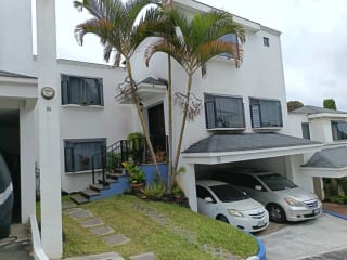 CASA DISPONIBLE EN VENTA CONDOMINIO ATLANTIS CIUDAD SAN CRISTOBAL SOBRE BULEVAR PRICIPAL — Casa en Venta en Zona 8 Mixco, Guatemala, Ciudad — miniatura 1 de 11