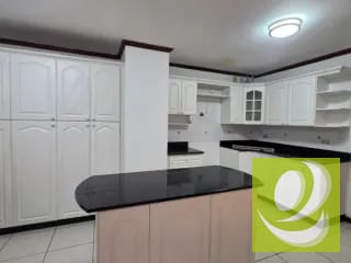 Apartamento en Venta en Castellar zona 10 cdad — Apartamento en Venta en Zona 10, Guatemala, Ciudad — miniatura 2 de 13