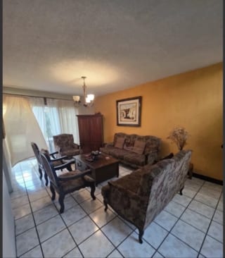 Venta amplia casa 2 niveles | Residenciales Lourdes, Zona 16 — Casa en Venta en Lourdes, Zona 16, Guatemala, Ciudad — miniatura 1 de 11