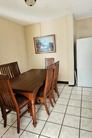 Venta amplia casa 2 niveles | Residenciales Lourdes, Zona 16 — Casa en Venta en Lourdes, Zona 16, Guatemala, Ciudad — miniatura 2 de 11