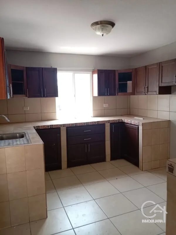 Casa en Venta - Los Olivos zona 18 — Casa en Venta en los olivos, Zona 18, Guatemala, Ciudad — foto 7 de 14