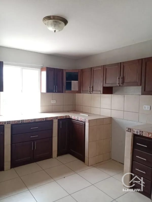 Casa en Venta - Los Olivos zona 18 — Casa en Venta en los olivos, Zona 18, Guatemala, Ciudad — foto 4 de 14