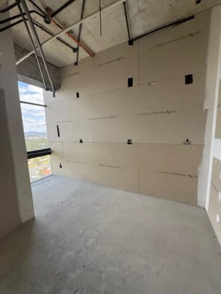 Nivel Completo Tabicado en Renta para Hospital u Oficinas Zona 10 — Clínica en Alquiler en Zona 10, Guatemala, Ciudad — miniatura 12 de 15