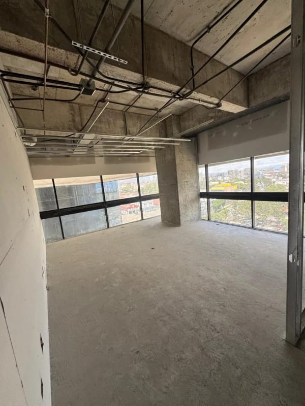 Nivel Completo Tabicado en Renta para Hospital u Oficinas Zona 10 — Clínica en Alquiler en Zona 10, Guatemala, Ciudad — foto 11 de 15