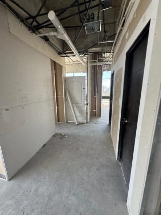 Nivel Completo Tabicado en Renta para Hospital u Oficinas Zona 10 — Clínica en Alquiler en Zona 10, Guatemala, Ciudad — miniatura 2 de 15