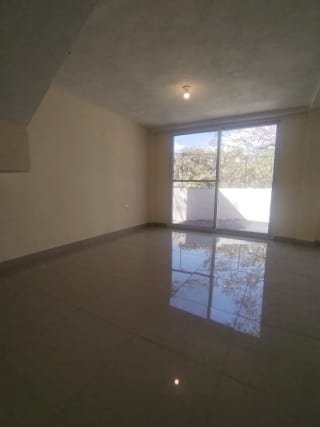 CASA EN VENTA – SAN CRISTÓBAL, MIXCO (SECTOR PANORAMA) — Casa en Venta en Zona 8 Mixco, Guatemala, Ciudad — miniatura 5 de 7