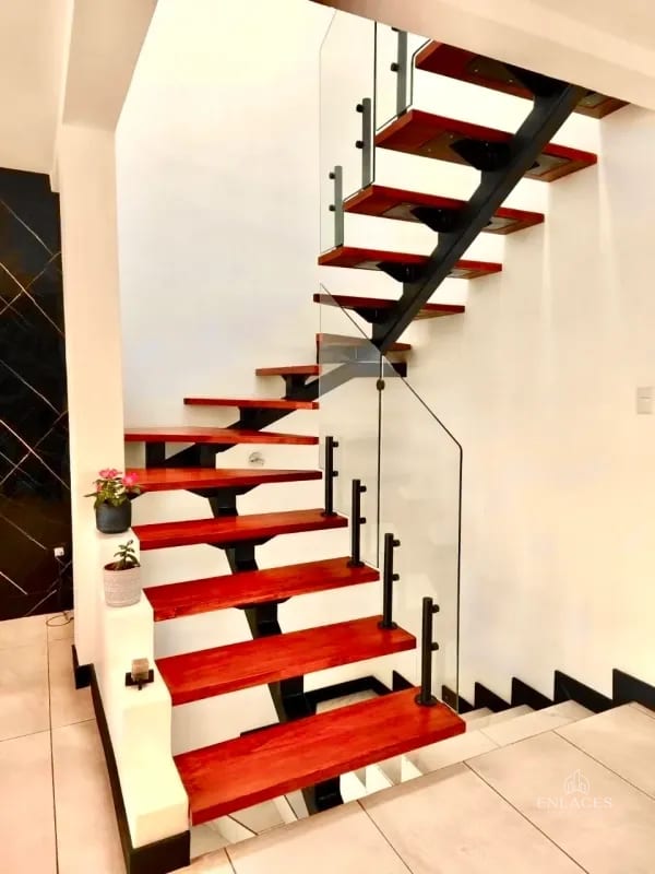 Km 20.5 CAES • Casa en Venta • Residencial Lo de Valdez — Casa en Venta en lo de Valdez, Carretera a El Salvador, Guatemala, Ciudad — foto 8 de 13