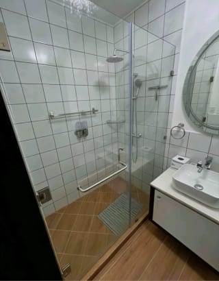 ALQUILO APARTAMENTO DE LUJO AMUEBLADO Y EQUIPADO EN LIRIOS DE CAYALA III Zona 16 — Apartamento en Alquiler en Lirios de Cayalá II, Zona 16, Guatemala, Ciudad — miniatura 5 de 11