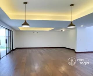 CASA EN LOMAS DE SAN ISIDRO ZONA 16 — Casa en Alquiler en Zona 16, Guatemala, Ciudad — miniatura 3 de 9