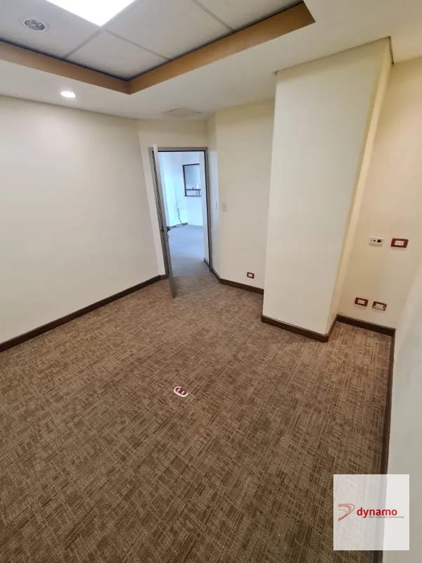 Rento oficina en edificio Corporativo en Zona 4 de Mixco — Oficina en Alquiler en Zona 4 Mixco, Guatemala, Ciudad — foto 4 de 6