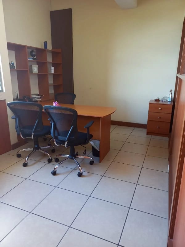 Ofina amueblada en Renta en EDIFICIO CRECE — Oficina en Alquiler en Crece, Zona 4 Mixco, Guatemala, Ciudad — foto 7 de 8