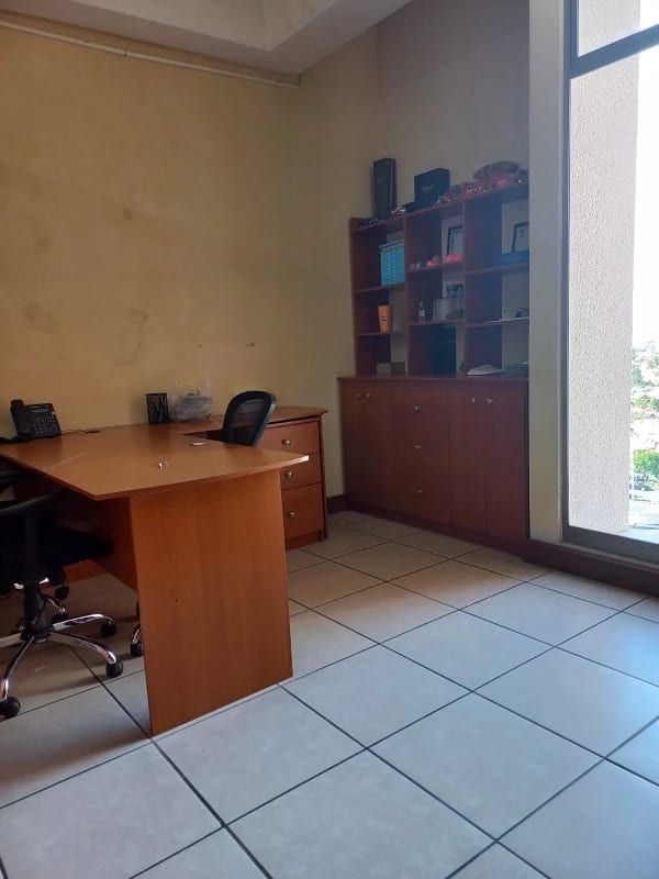 Ofina amueblada en Renta en EDIFICIO CRECE — Oficina en Alquiler en Crece, Zona 4 Mixco, Guatemala, Ciudad — foto 6 de 8