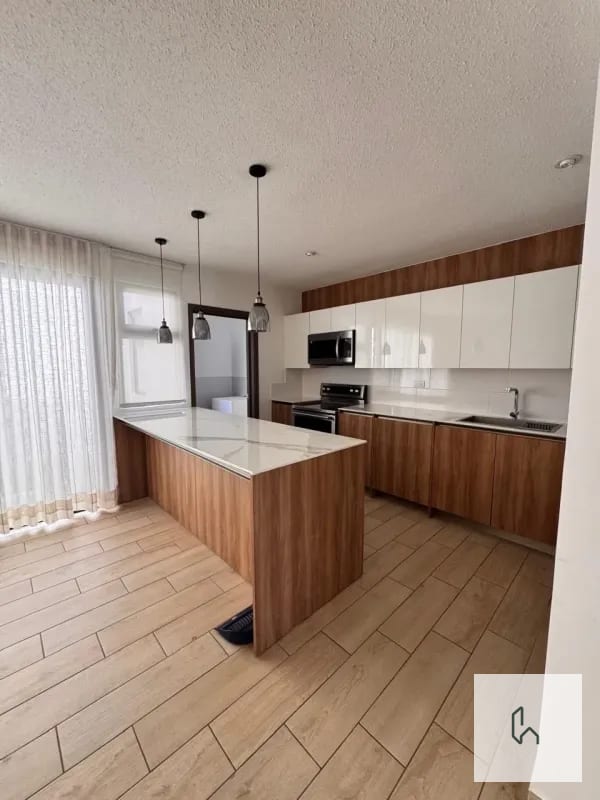 CASA EN VENTA EN ZONA 16 — Casa en Venta en Zona 16, Guatemala, Ciudad — foto 1 de 6