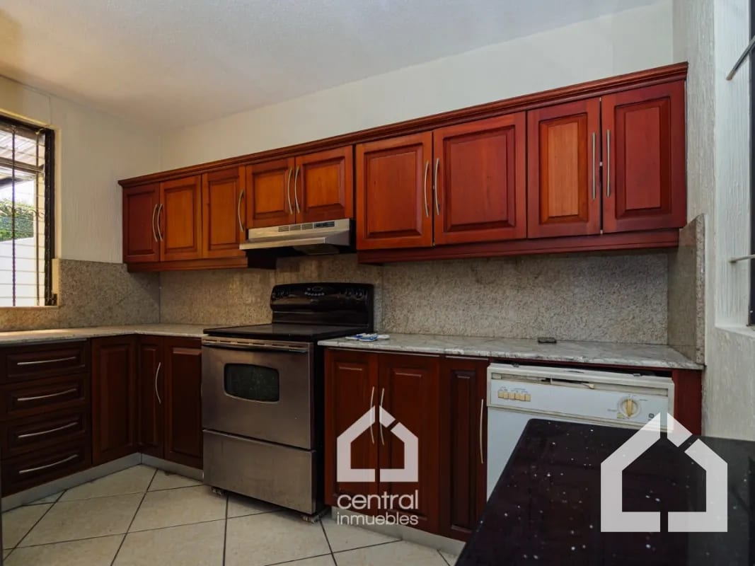 Casa de 3 habitaciones en condominio Vizcaya, km 16.5 — Casa en Alquiler en Carretera a El Salvador, Guatemala, Ciudad — foto 4 de 17