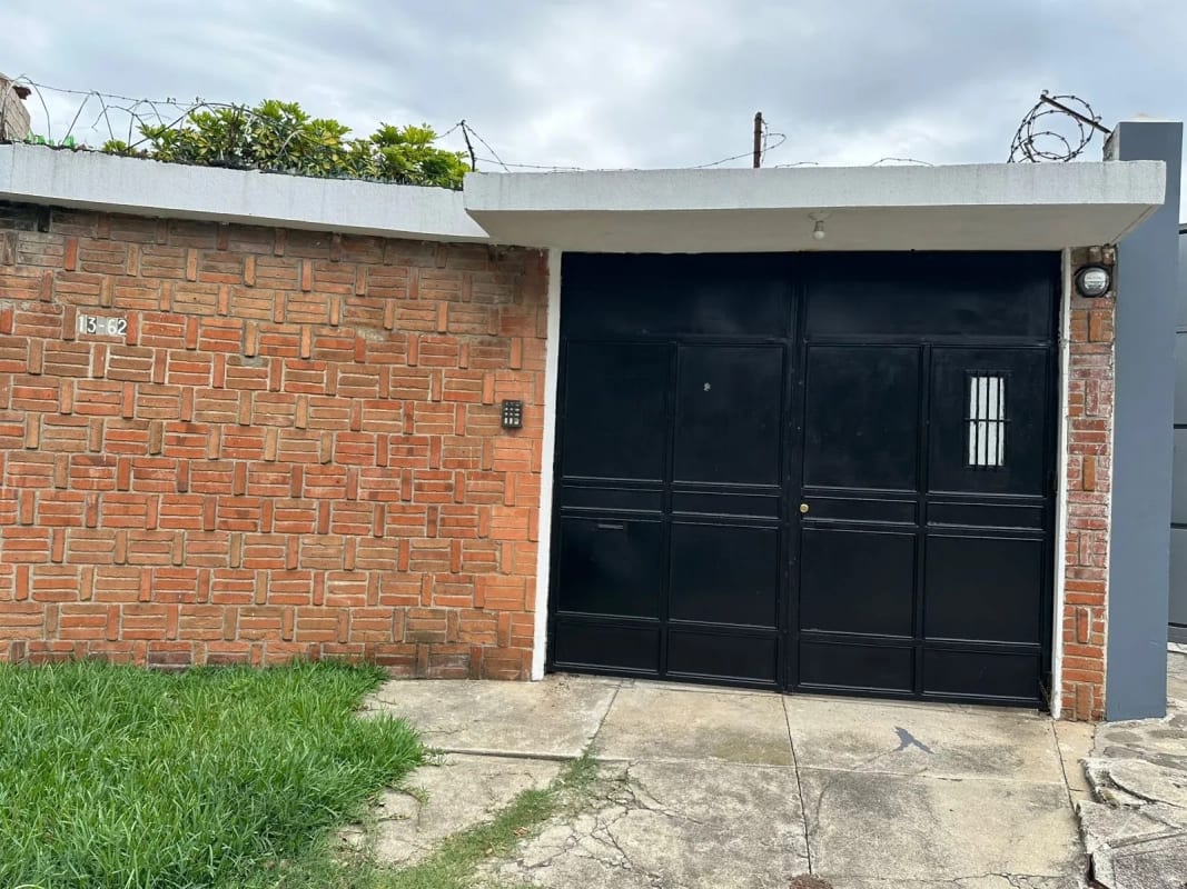 VENTA CASA DE UN NIVEL EN ZONA 13, FINAL AVE HINCAPIE — Casa en Venta en Zona 13, Guatemala, Ciudad — foto 1 de 17