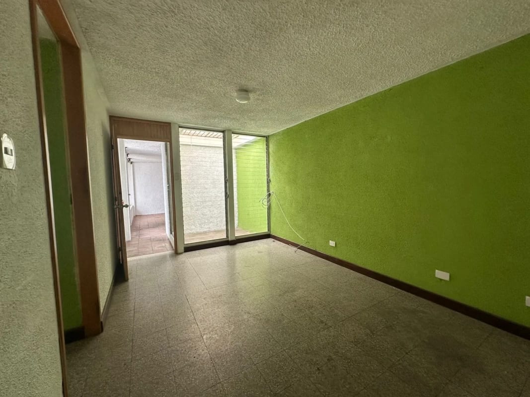 VENTA CASA DE UN NIVEL EN ZONA 13, FINAL AVE HINCAPIE — Casa en Venta en Zona 13, Guatemala, Ciudad — foto 11 de 17