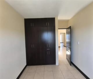 VENDO CASA LA RESERVA KM 26.6 CARRETERA A EL SALVADOR. 4 HABITACIONES.  ENGANCHE: Q.200,000 (ACTIVO BANCARIO). — Casa en Venta en Carretera a El Salvador, Guatemala, Ciudad — miniatura 2 de 4