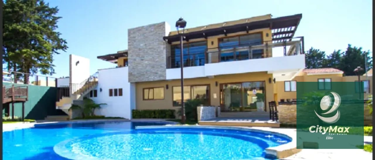 CASA EN VENTA - CUMBRES DE LA ARBOLEDA — Casa en Venta en Cumbres de La Arboleda, Carretera a El Salvador, Guatemala, Ciudad — foto 1 de 8
