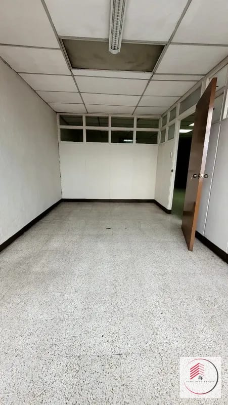 ALQUILER DE OFICINA DE 56 M2 EN ZONA 1 EDIFICIO EJECUTIVO — Oficina en Alquiler en Zona 1, Guatemala, Ciudad — foto 4 de 13