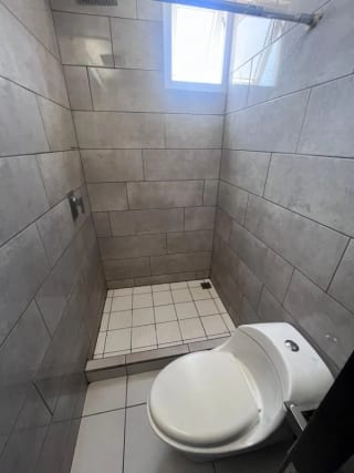 APARTAMENTO EN RENTA – VISTAS DE LA FLORESTA 📍 Zona 4 de Mixco, Tulam Tzu – Torre 1, Nivel 7 — Apartamento en Alquiler en Vistas de la floresta, Zona 4 Mixco, Guatemala, Ciudad — miniatura 10 de 17