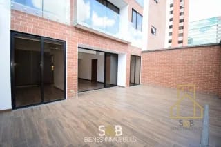 Apartamento con terraza en zona 10 — Apartamento en Alquiler en Casa Clara, Zona 10, Guatemala, Ciudad — miniatura 9 de 10