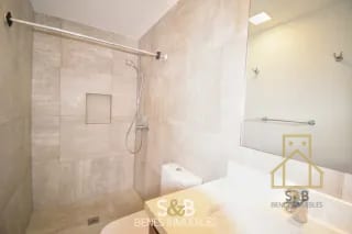 Apartamento con terraza en zona 10 — Apartamento en Alquiler en Casa Clara, Zona 10, Guatemala, Ciudad — miniatura 5 de 10