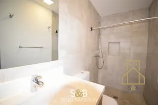 Apartamento con terraza en zona 10 — Apartamento en Alquiler en Casa Clara, Zona 10, Guatemala, Ciudad — miniatura 2 de 10