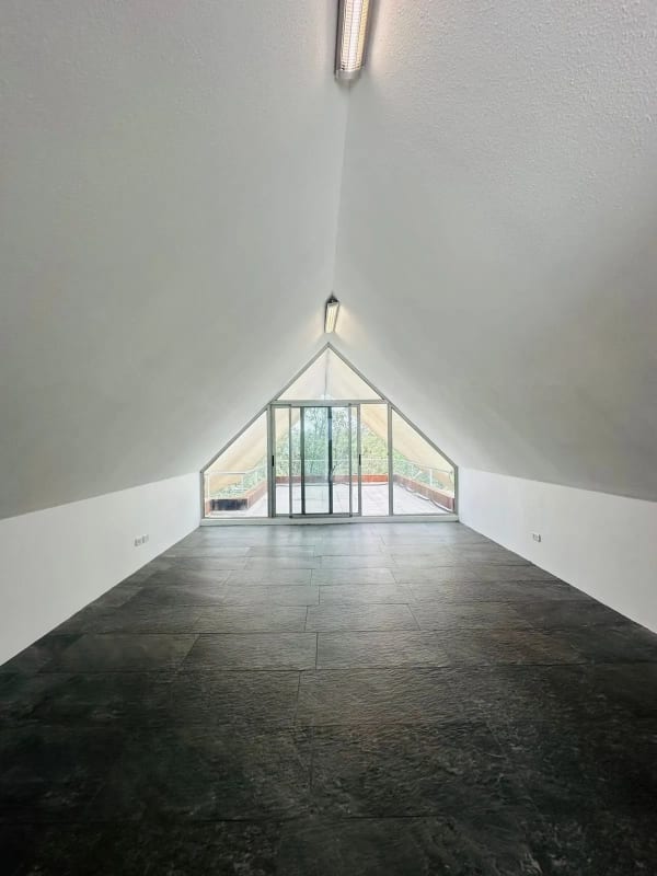 VENDO CASA con APARTAMENTO INDEPENDIENTE Z.16 — Casa en Venta en Encinos de Cayala, Zona 16, Guatemala, Ciudad — foto 4 de 12