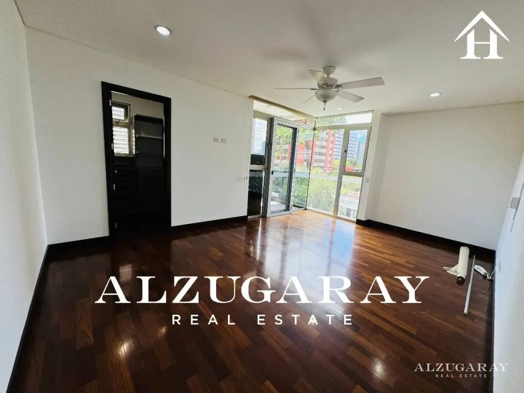 APTO. AMPLIO C/ BALCÓN, Z.10 3 HAB. / EDIFICIO SANTA SOFIA — Apartamento en Alquiler en Zona 10, Guatemala, Ciudad — foto 9 de 15