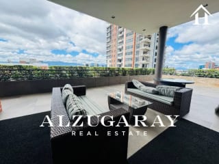 APTO. AMPLIO C/ BALCÓN, Z.10 3 HAB. / EDIFICIO SANTA SOFIA — Apartamento en Alquiler en Zona 10, Guatemala, Ciudad — miniatura 2 de 15