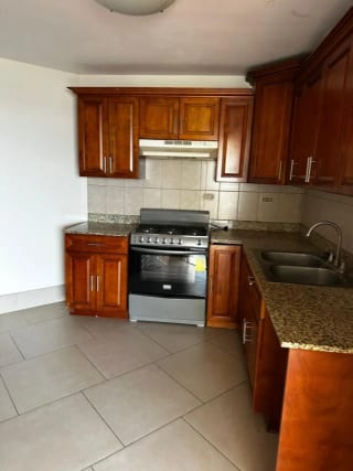 ALQUILO APARTAMENTO EN ZONA 10 EDIFICIO VIVALT +1 — Apartamento en Alquiler en Vivalt, Zona 10, Guatemala, Ciudad — miniatura 1 de 7