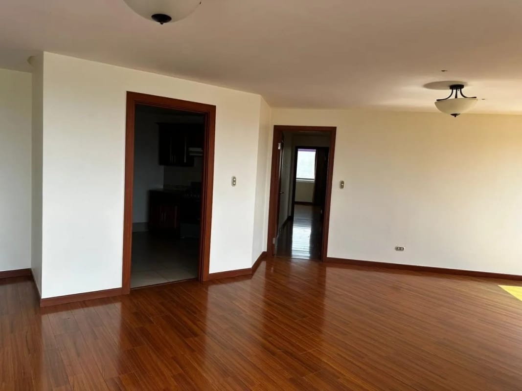ALQUILO APARTAMENTO EN ZONA 10 EDIFICIO VIVALT +1 — Apartamento en Alquiler en Vivalt, Zona 10, Guatemala, Ciudad — foto 7 de 7