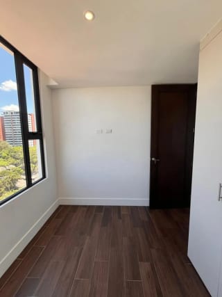 Apartamento en Renta | Edificio Roselló | Zona 13 | 3 habitaciones · Vista al aeropuerto — Apartamento en Alquiler en Rosselló, Zona 13, Guatemala, Ciudad — miniatura 10 de 17